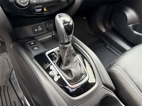 Used 2020 Nissan Rogue Sport SL w/ Premium Package image 19