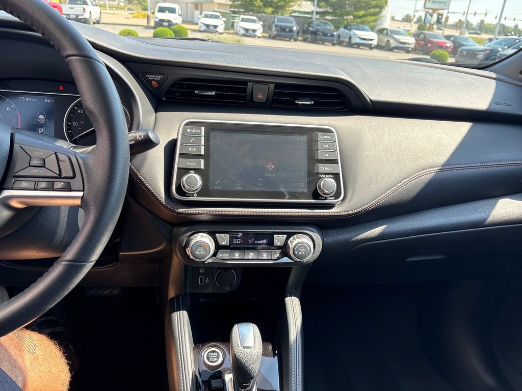 Certified 2020 Nissan Kicks SR w/ SR Premium Package FWD image 17