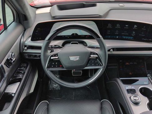 Used 2026 Cadillac Vistiq Platinum AWD/4WD image 14