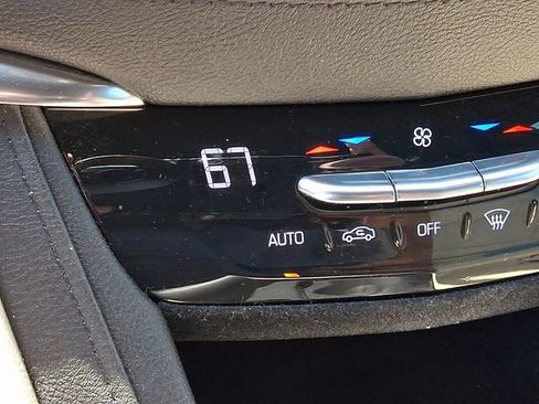 Used 2019 Cadillac XT5 FWD image 19