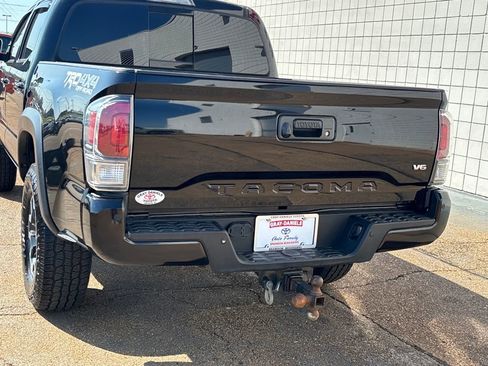 Used 2021 Toyota Tacoma TRD Off-Road w/ Technology Package image 30