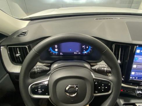 Certified 2025 Volvo XC60 B5 Plus AWD/4WD image 15