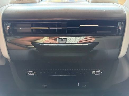 Used 2022 Jeep Grand Wagoneer Series I AWD/4WD image 27