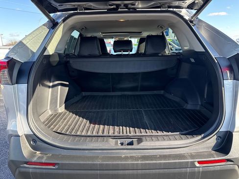 Used 2020 Toyota RAV4 XLE w/ Convenience Package image 27