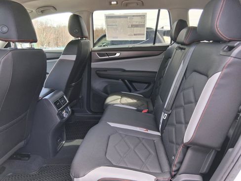 New 2026 Volkswagen Atlas Peak Edition AWD/4WD image 24