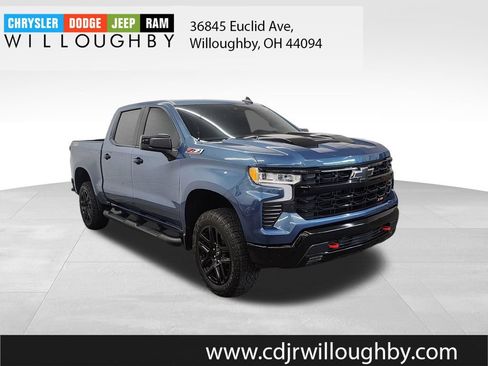 Used 2024 Chevrolet Silverado 1500 LT Trail Boss w/ Convenience Package II AWD/4WD image 3