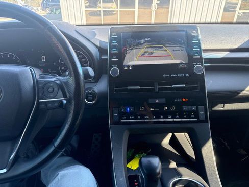 Used 2019 Toyota Avalon Touring image 19