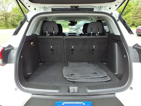 Used 2023 Chevrolet TrailBlazer LT w/ Convenience Package AWD/4WD image 8