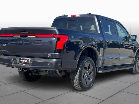 Used 2022 Ford F150 Lightning Lariat image 11