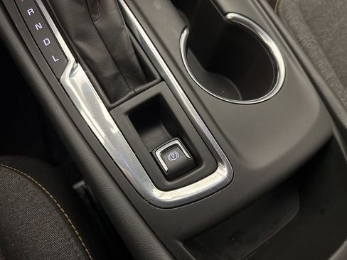 Used 2024 Chevrolet Equinox LT image 40