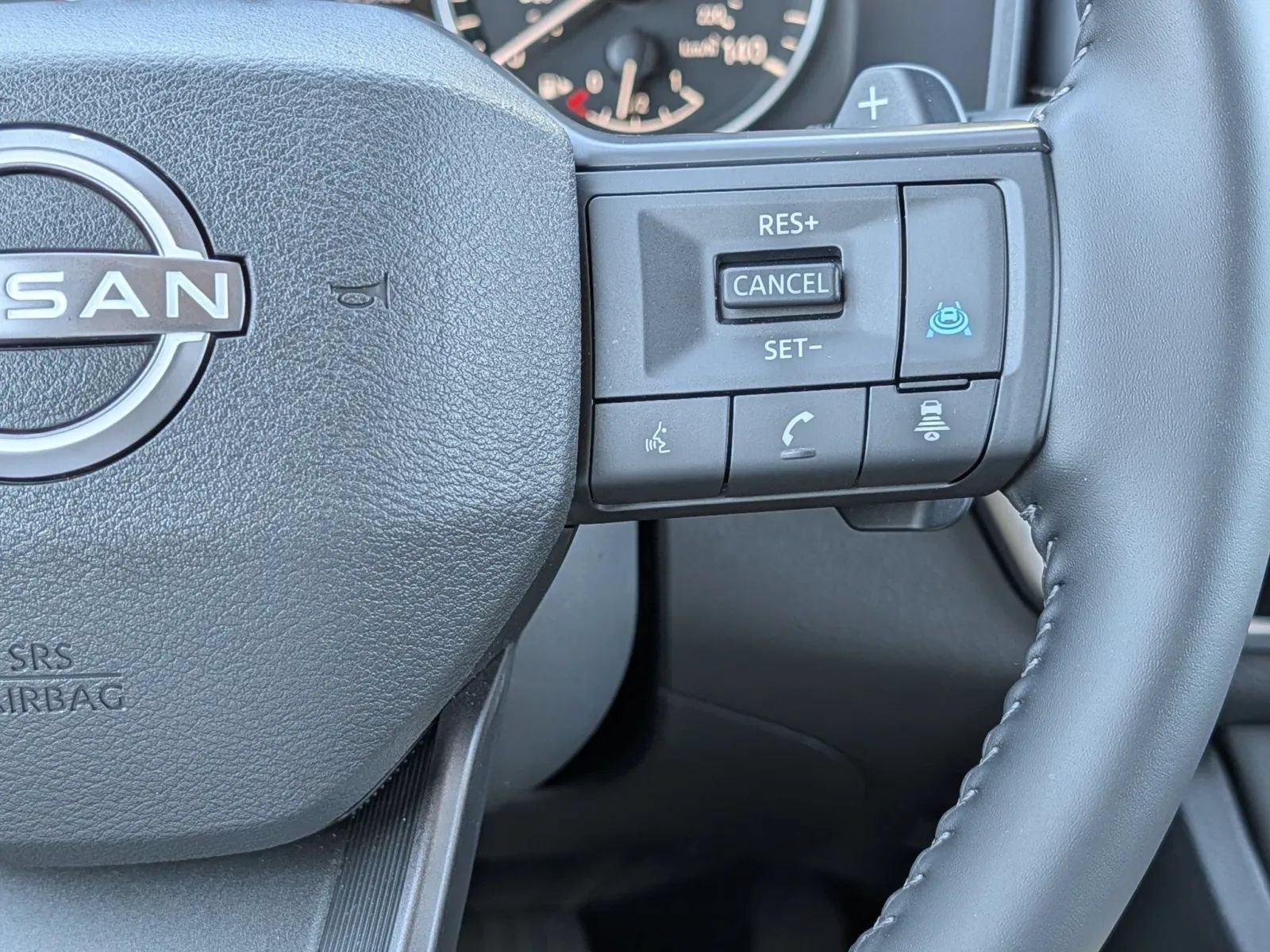 Used 2025 Nissan Rogue SV FWD image 22