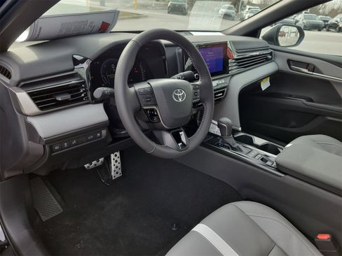 Certified 2025 Toyota Camry SE image 17