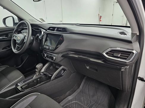 Used 2022 Chevrolet TrailBlazer LT w/ Convenience Package FWD image 13
