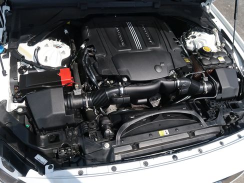 Used 2017 Jaguar XF Prestige image 46