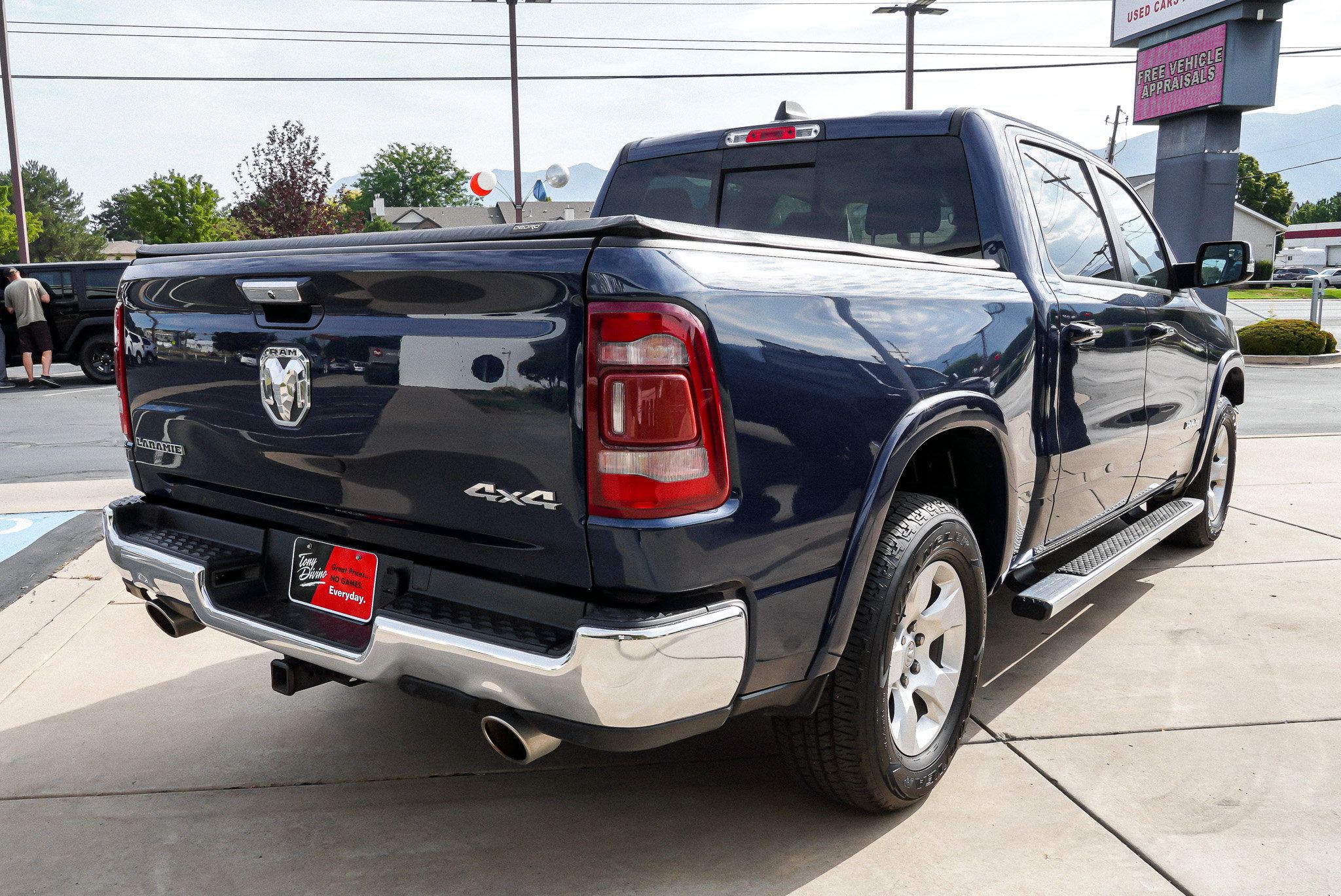 Used 2022 RAM 1500 Laramie AWD/4WD image 8