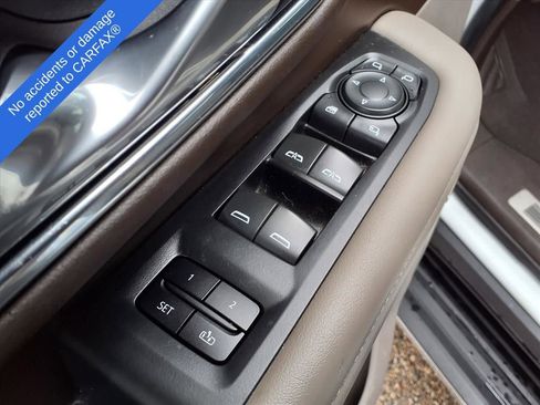 Used 2022 Chevrolet Tahoe LT w/ Luxury Package image 16