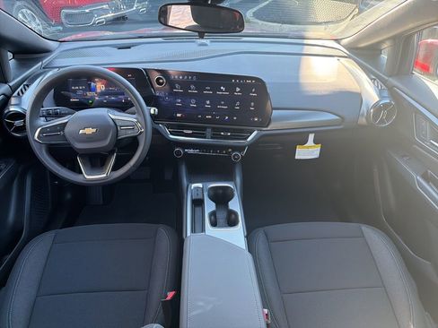 New 2026 Chevrolet Equinox EV LT image 24