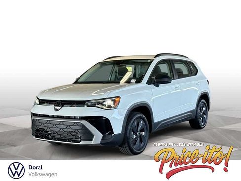 Used 2025 Volkswagen Taos S FWD image 1