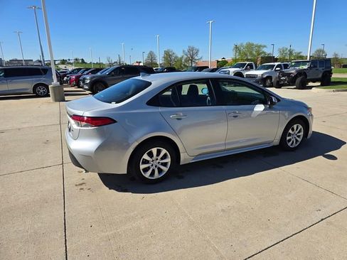 Used 2026 Toyota Corolla LE FWD image 8