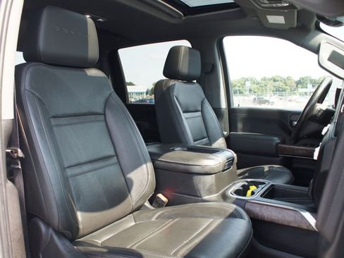 Used 2020 GMC Sierra 2500 Denali w/ Denali Ultimate Package AWD/4WD image 24