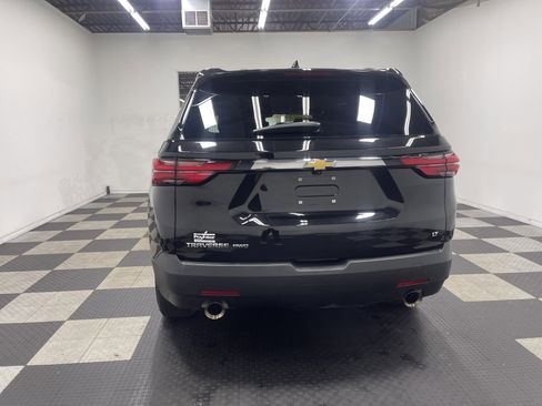 Used 2023 Chevrolet Traverse LT image 3