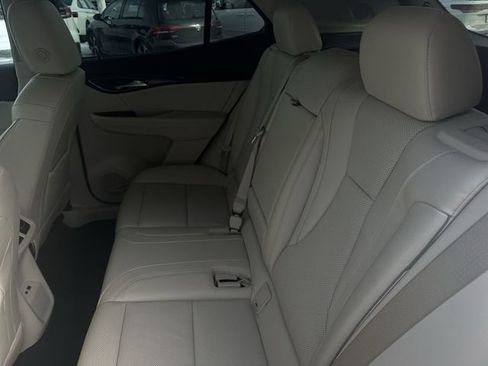 Certified 2021 Buick Envision Essence FWD image 23