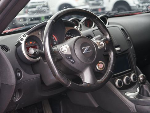 Used 2016 Nissan 370Z Coupe RWD image 13