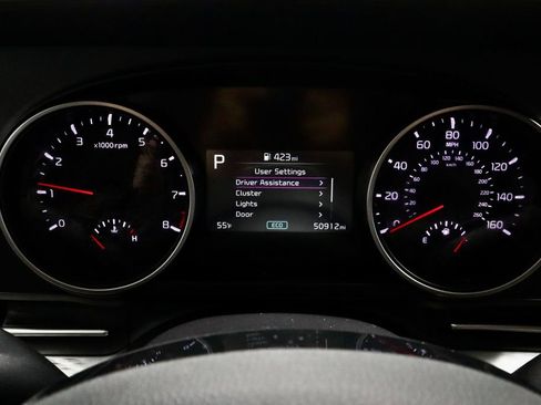 Used 2024 Kia Carnival LX image 29