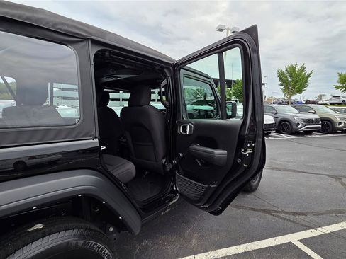 Used 2023 Jeep Wrangler Unlimited Sport AWD/4WD image 31