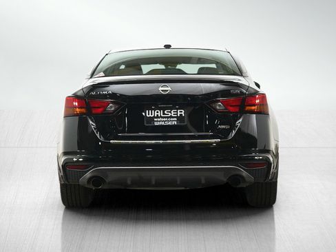 Used 2020 Nissan Altima 2.5 SR w/ Premium Package AWD/4WD image 4