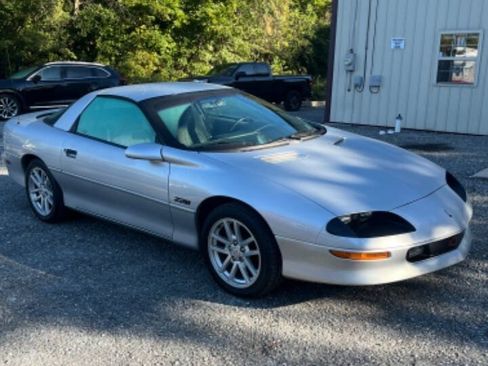 Used 1997 Chevrolet Camaro Z28 w/ Preferred Equipment Group 2 RWD image 2