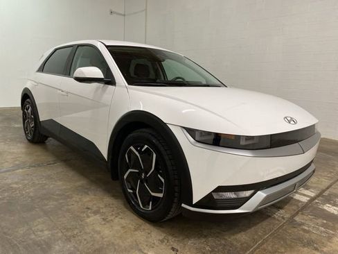 Used 2023 Hyundai Ioniq 5 SEL image 3