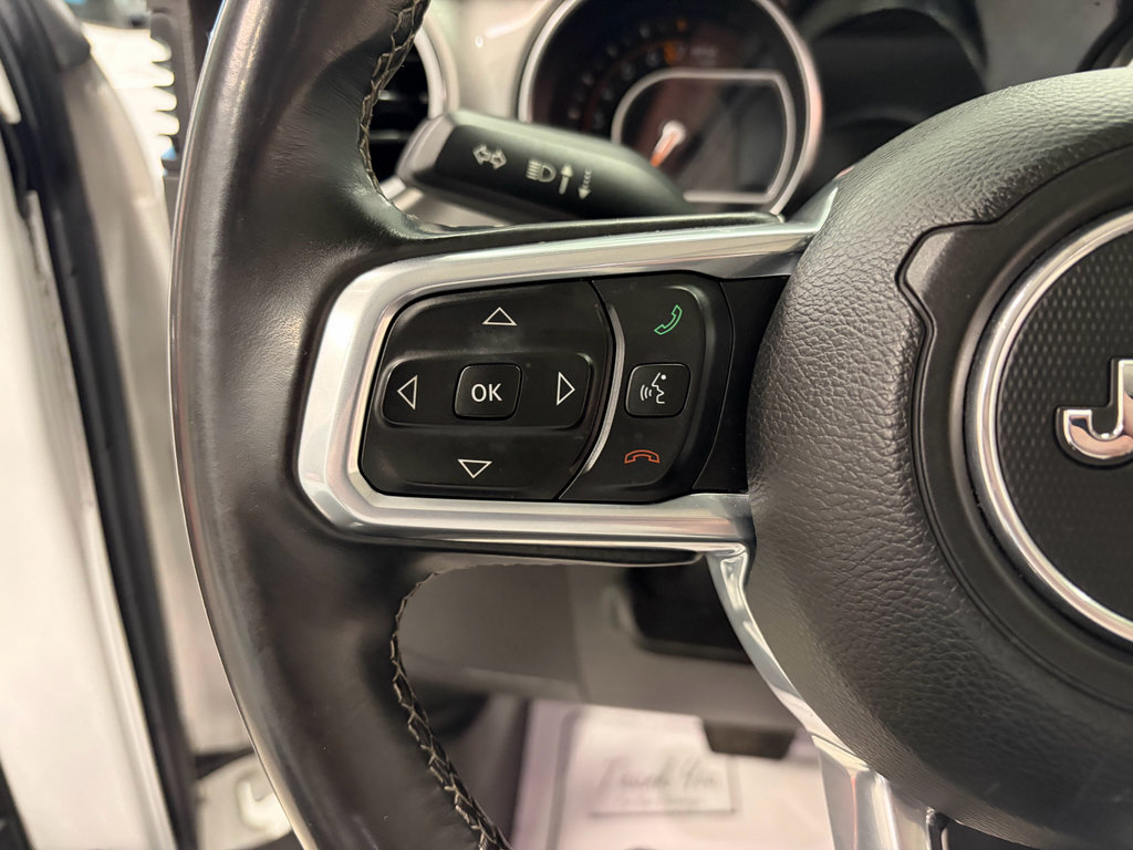 Used 2018 Jeep Wrangler Unlimited Sahara w/ Uconnect 4C Nav & Sound Group AWD/4WD image 10