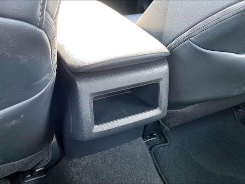 Used 2024 Toyota Camry SE image 32