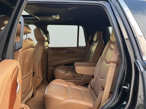 Used 2017 Cadillac Escalade Platinum AWD/4WD image 18