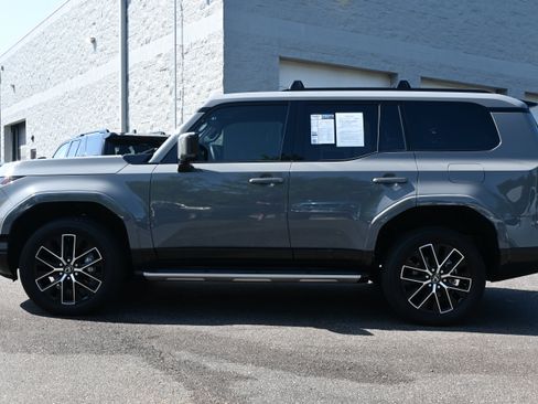 Used 2025 Lexus GX 550 w/ Accessory Package (Z1) AWD/4WD image 6