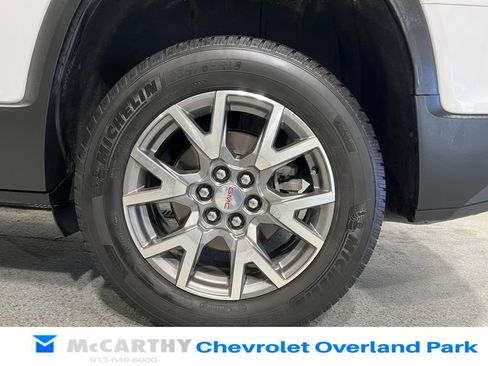 Used 2021 GMC Acadia SLT w/ Technology Package FWD image 37