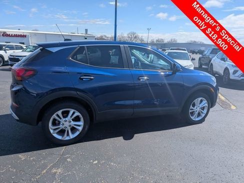 Used 2023 Buick Encore GX Preferred w/ Cold Weather Comfort Package AWD/4WD image 8