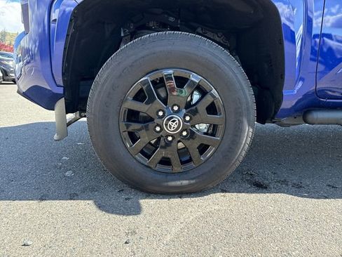 Used 2025 Toyota Tacoma SR5 AWD/4WD image 31