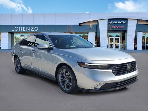 Used 2024 Honda Accord EX image 3