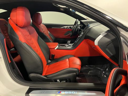 Used 2022 BMW M850i xDrive Coupe w/ Premium Package image 32