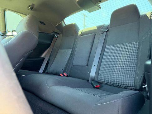 Used 2019 Dodge Challenger SXT image 9