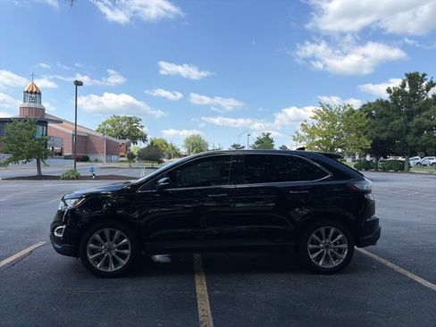 Used 2018 Ford Edge Titanium w/ Equipment Group 301A AWD/4WD image 2
