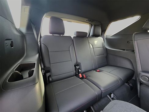 New 2026 Chevrolet Traverse Z71 w/ Driver Confidence Package image 10