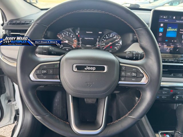 Used 2022 Jeep Compass Limited AWD/4WD image 13
