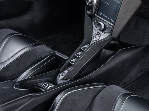 Used 2020 McLaren 720S Spider image 36