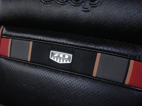 Used 2011 Jeep Wrangler Unlimited 70th Anniversary w/ Connectivity Group image 13