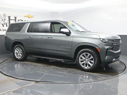 Used 2023 Chevrolet Suburban Premier image 6