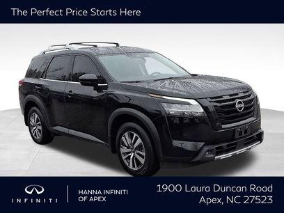 Used 2023 Nissan Pathfinder SL w/ Black Appearance Package