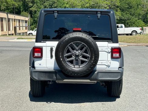 Used 2024 Jeep Wrangler Unlimited Sport AWD/4WD image 8